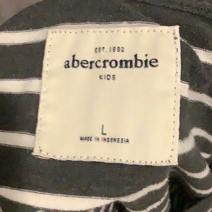 abercrombie kids Shirts & Tops - Abercrombie Kids Gray/White Stripe Shirt - Size L abercrombie kids Shirts & Tops - Abercrombie Kids Gray/White Stripe Shirt - Size L
